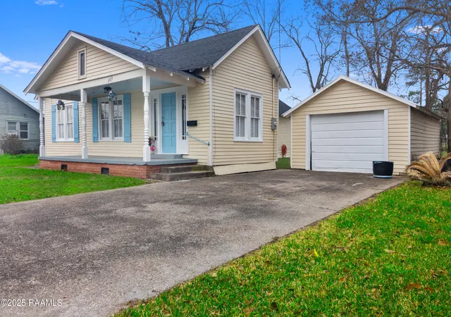 Homes for sale in Abbeville, LA | 203 5th St, Abbeville, LA 70510 | MLS# 25000775