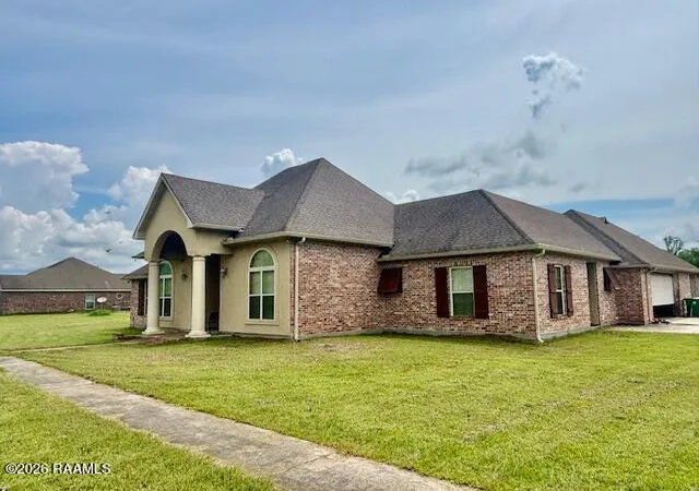 2nd image of 1063 Pecan Ridge Dr, Saint Martinville, LA 70582 | MLS# 2600006393