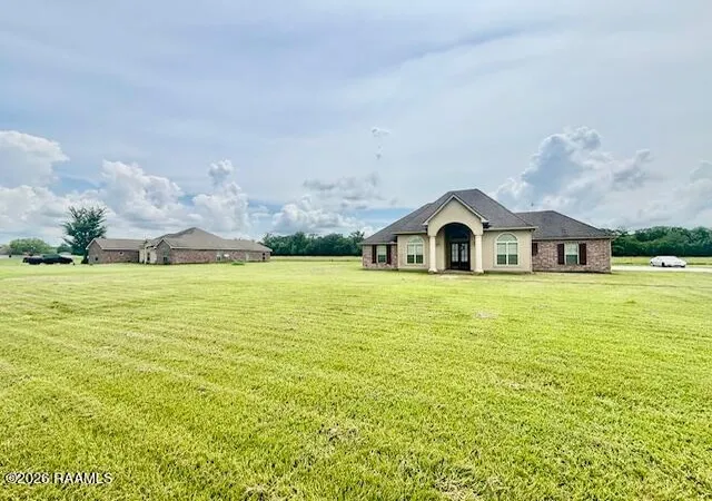 3rd image of 1063 Pecan Ridge Dr, Saint Martinville, LA 70582 | MLS# 2600006393