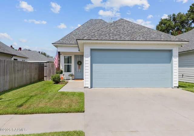 Photo 2 of Sale Pending at 105 Alpine Dr, Lafayette, LA 70506 | MLS# 2600007960 | Listing updated on 2026-09-06