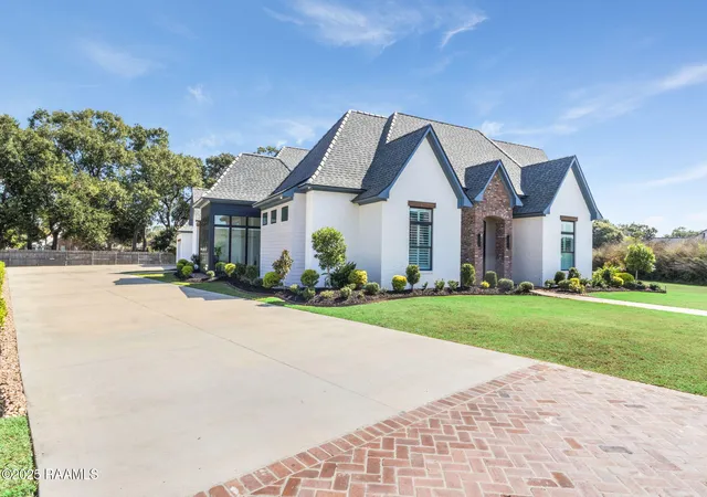 Photo 3 of Mansion for sale at 203 Alsway Ln, Broussard, LA 70518 | MLS# 2500004935 | Listing updated on 2026-07-16