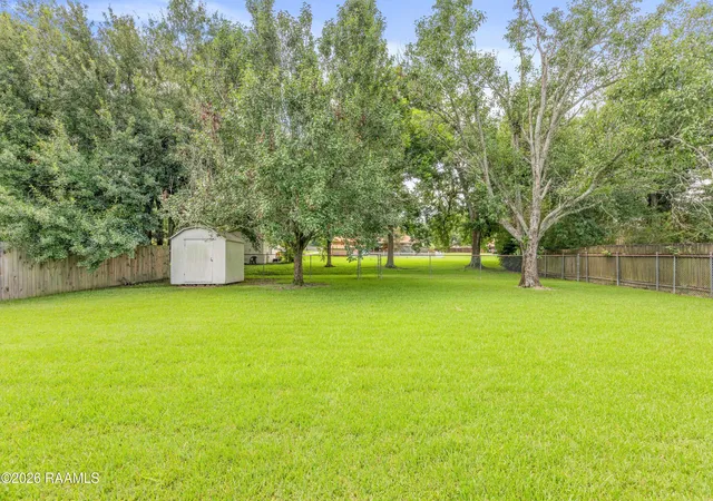 Photo 4 of Single family home for sale at 809 W Bonaire Dr, Lafayette, LA 70506 | MLS# 2600006435 | Listing updated on 2026-09-15