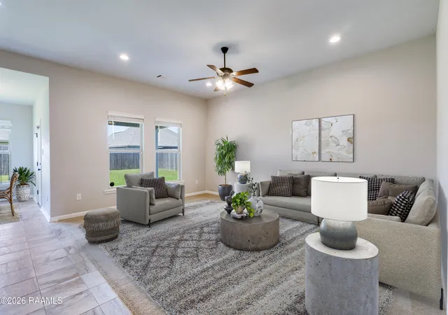 4th image of 211 Saint Faith St, Youngsville, LA 70592 | MLS# 2600006624