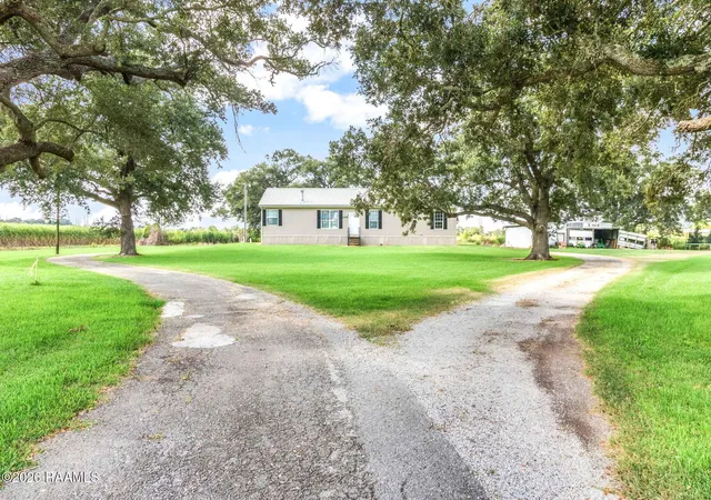 Photo 2 of Manufactured home for sale at 2939 W Aladin Rd, Erath, LA 70533 | MLS# 2600008149 | Listing updated on 2026-09-09