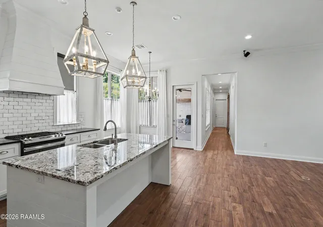 3rd image of 201 W Vallauris Dr, Lafayette, LA 70507 | MLS# 2600006729