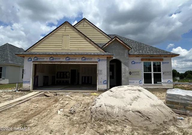 Homes for sale in Scott, LA | 120 Crooked Pine Ln, Scott, LA 70583 | MLS# 2600004186