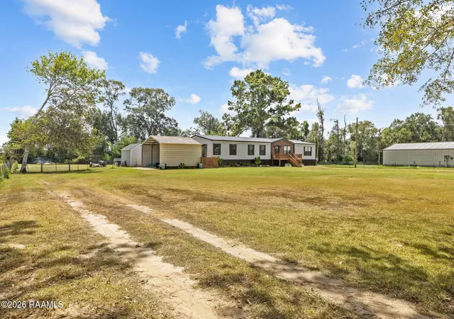 Photo 3 of Manufactured home for sale at 206 Mcmillan Ave, Iota, LA 70543 | MLS# 2600007870 | Listing updated on 2026-09-30