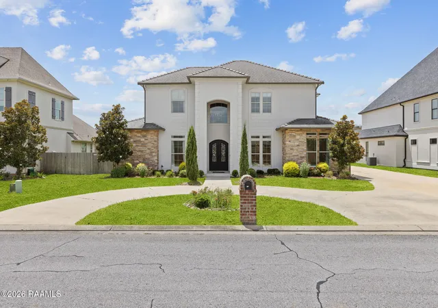 Single family home for sale at 112 Rio Ridge Rd, Lafayette, LA 70508 | MLS# 2600005769