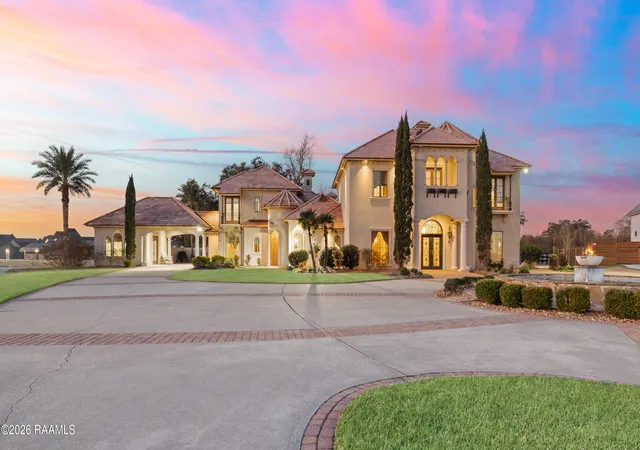 Photo 1 of Mansion for sale at 208 Saddleback Cir, Youngsville, LA 70592 | MLS# 2600000776 | Listing updated on 2026-04-09