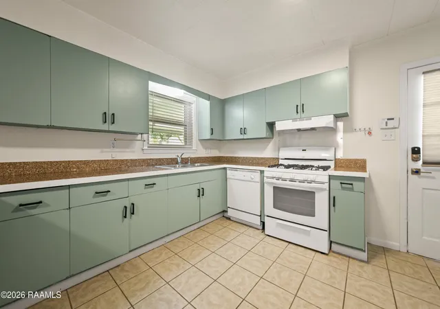 Photo 3 of Single family home for sale at 113 John Wayne Dr, Lafayette, LA 70508 | MLS# 2600008066 | Listing updated on 2026-09-01