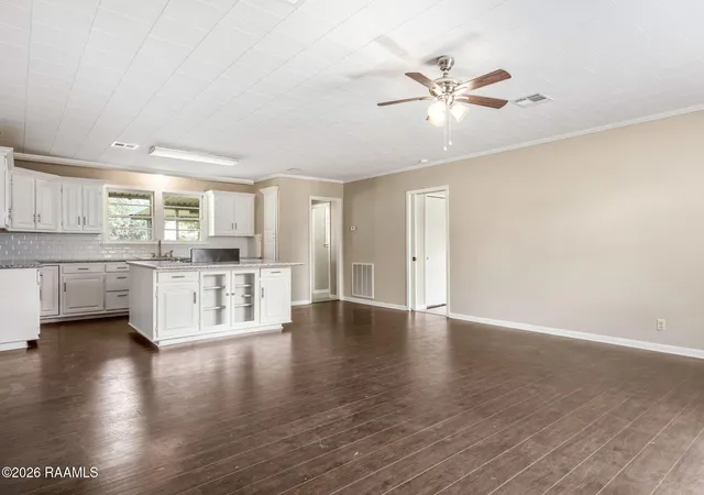 Homes for sale in Opelousas, LA | 132 W White St, Opelousas, LA 70570 | MLS# 2600004655