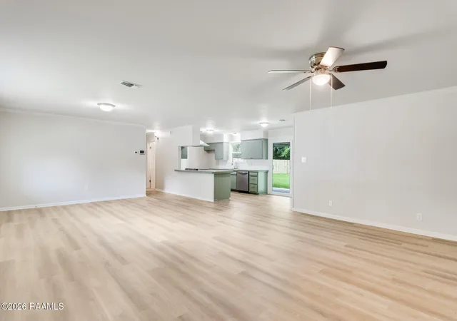 Photo 4 of Single family home for sale at 725 Harrell Dr, Lafayette, LA 70503 | MLS# 2600007328 | Listing updated on 2026-09-16