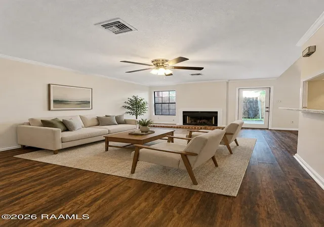 Photo 2 of Townhouse for sale at 117 Horseshoe Dr, Lafayette, LA 70503 | MLS# 2600004328 | Listing updated on 2026-09-17
