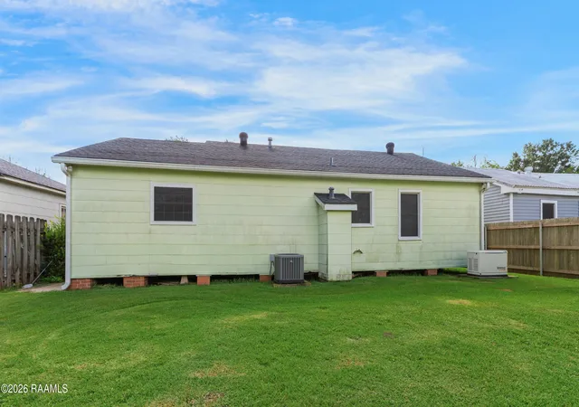 Photo 15 of Sale Pending at 1045 James St, Franklin, LA 70538 | MLS# 2600007256 | Listing updated on 2026-08-17