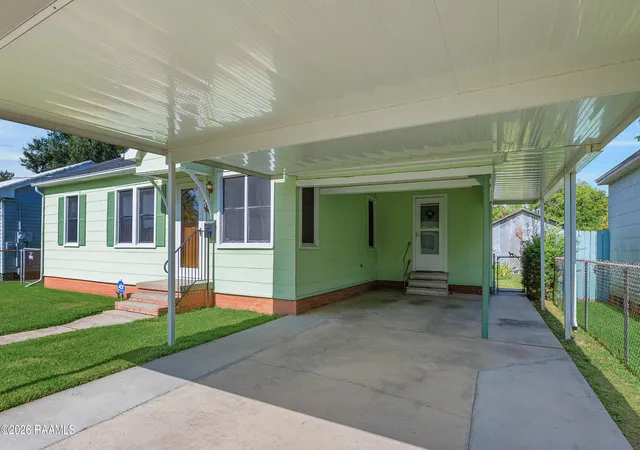 Photo 2 of Sale Pending at 1045 James St, Franklin, LA 70538 | MLS# 2600007256 | Listing updated on 2026-08-17