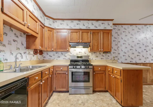 Photo 4 of Sale Pending at 1045 James St, Franklin, LA 70538 | MLS# 2600007256 | Listing updated on 2026-08-17