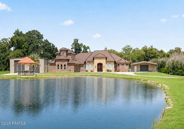 Photo 1 of Single family home for sale at 7603 Sugar Oaks Rd, New Iberia, LA 70563 | MLS# 2600007136 | Listing updated on 2026-08-25