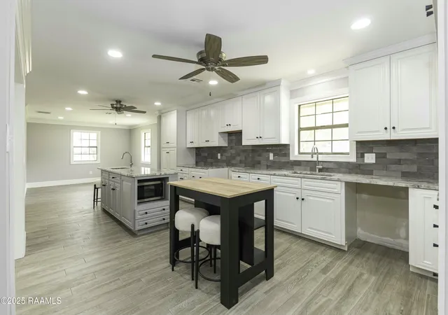 2nd image of 3936 Bayou Blvd, New Iberia, LA 70563 | MLS# 2500001907