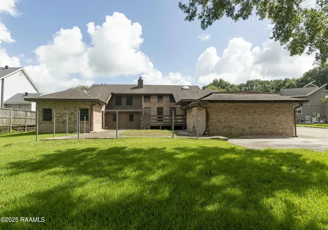 42nd image of 3936 Bayou Blvd, New Iberia, LA 70563 | MLS# 2500001907