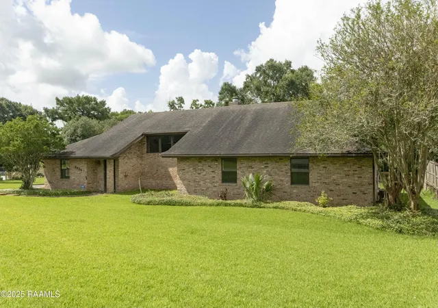 5th image of 3936 Bayou Blvd, New Iberia, LA 70563 | MLS# 2500001907