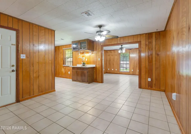 Homes for sale in New Iberia, LA | 102 Medearis Dr, New Iberia, LA 70563 | MLS# 2600006154