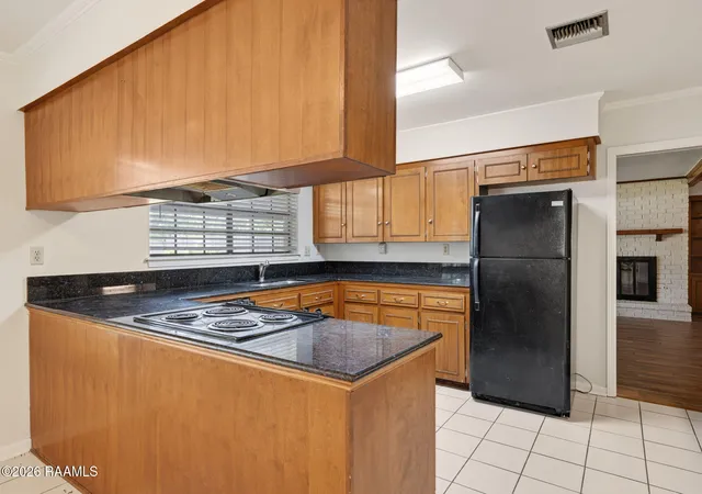 Photo 3 of Single family home for sale at 1102 Broadmoor Blvd, Lafayette, LA 70503 | MLS# 2600004999 | Listing updated on 2026-09-03