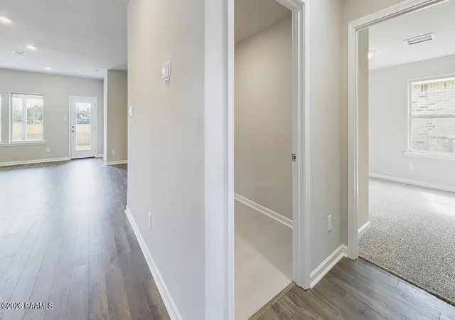 Photo 2 of Single family home for sale at 120 Lake Oak Dr, Lafayette, LA 70507 | MLS# 2600006929 | Listing updated on 2026-09-16