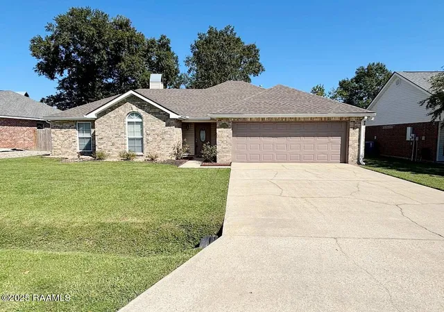 Photo 1 of Single family home for sale at 114 Herlil Cir, Carencro, LA 70520 | MLS# 2500003954 | Listing updated on 2026-08-10