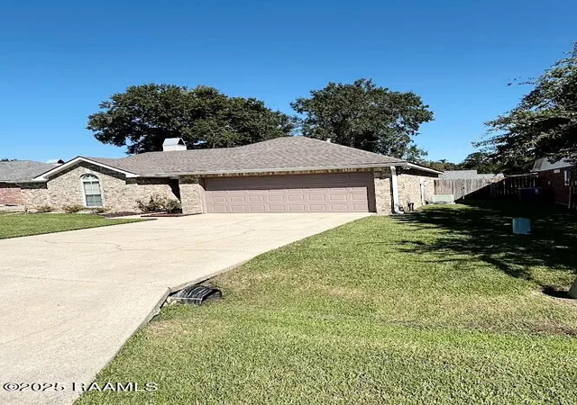Photo 2 of Single family home for sale at 114 Herlil Cir, Carencro, LA 70520 | MLS# 2500003954 | Listing updated on 2026-08-10