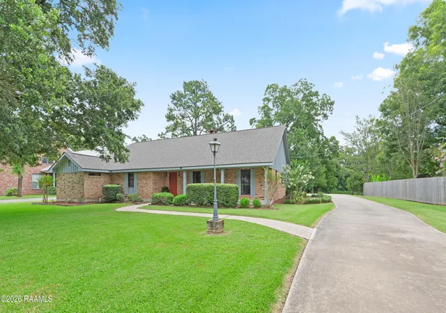 2nd image of 2210 Catherine Dr, Saint Martinville, LA 70582 | MLS# 2600006592