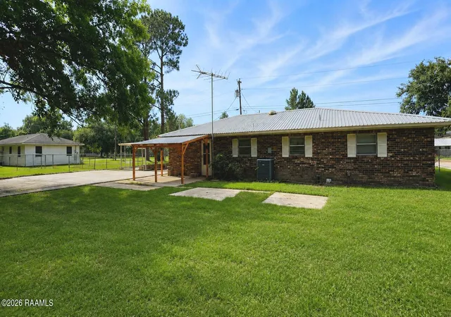 14th image of 1025 Louis Dr, Breaux Bridge, LA 70517 | MLS# 2600007703