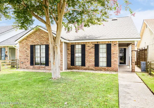 Homes for sale in Lafayette, LA | 107 Logan St, Lafayette, LA 70506 | MLS# 2600004353