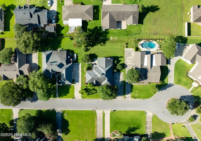 3rd image of 13 Bayou Oaks Dr, Crowley, LA 70526 | MLS# 2600005143