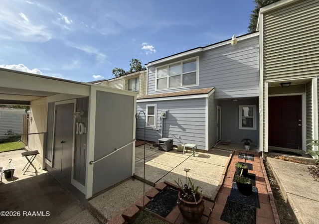 1st image of 10 Bluebell Cir, Lafayette, LA 70507 | MLS# 2600007796