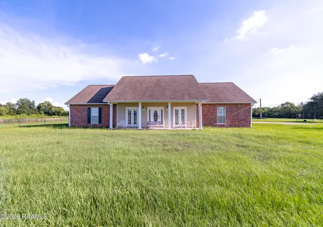 Photo 3 of Sale Pending at 2078 Evangeline Hwy, Jennings, LA 70546 | MLS# 2600007498 | Listing updated on 2026-09-09