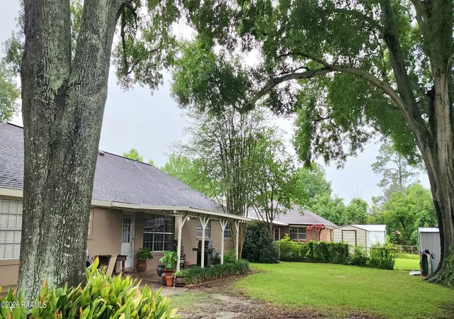Photo 3 of Sale Pending at 417 Elmwood Dr, Lafayette, LA 70503 | MLS# 2600004169 | Listing updated on 2026-09-02
