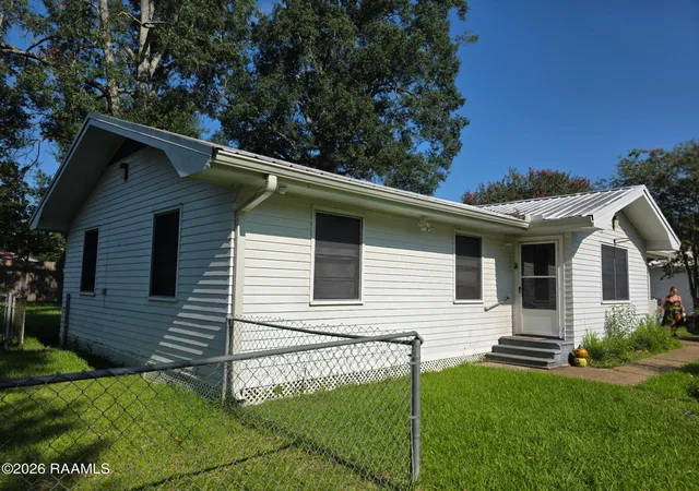 Photo 2 of Sale Pending at 310 Landry St, Sunset, LA 70584 | MLS# 2600006578 | Listing updated on 2026-09-11