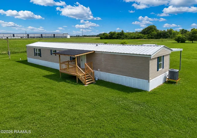 Homes for sale in New Iberia, LA | 2619 Grand Prairie Rd, New Iberia, LA 70560 | MLS# 2600004199