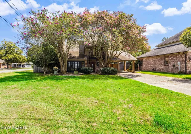 Photo 2 of Single family home for sale at 601 Cambridge Dr, Lafayette, LA 70503 | MLS# 2600007689 | Listing updated on 2026-08-31