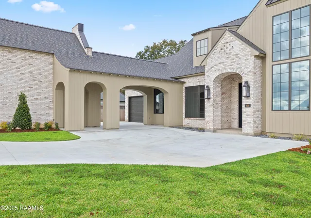 Photo 2 of Sale Pending at 619 Gunter Grass Ct, Lafayette, LA 70508 | MLS# 2500005953 | Listing updated on 2026-09-08