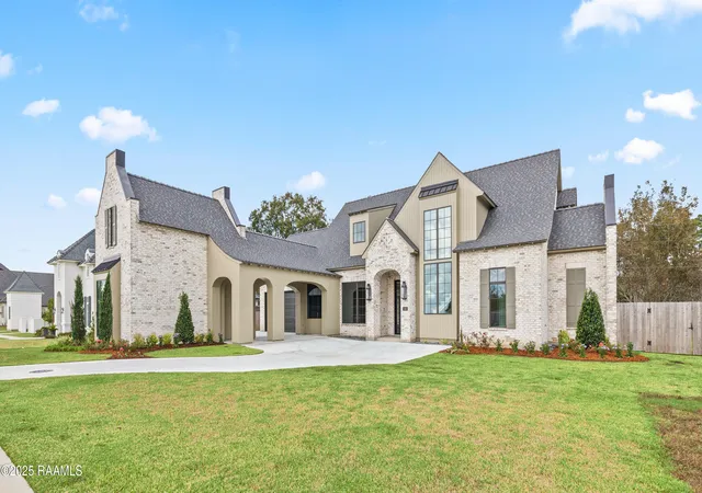 Photo 3 of Sale Pending at 619 Gunter Grass Ct, Lafayette, LA 70508 | MLS# 2500005953 | Listing updated on 2026-09-08