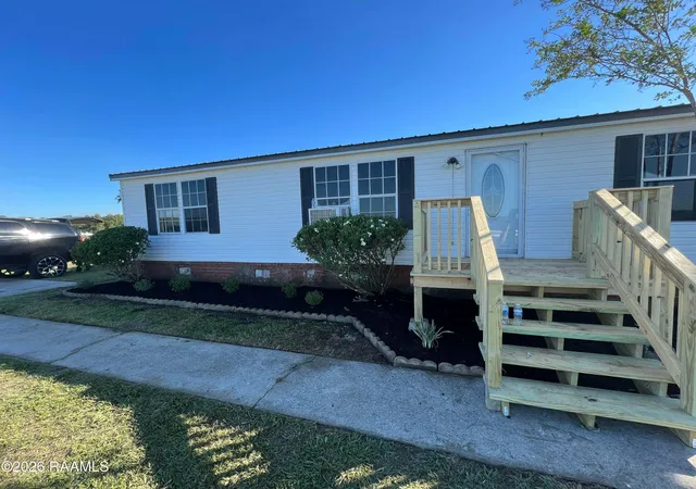 Photo 3 of Sale Pending at 804 Troy Rd, New Iberia, LA 70563 | MLS# 2600007812 | Listing updated on 2026-08-28
