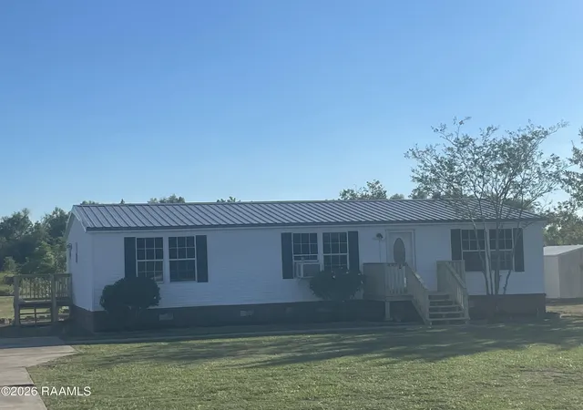 Photo 4 of Sale Pending at 804 Troy Rd, New Iberia, LA 70563 | MLS# 2600007812 | Listing updated on 2026-08-28