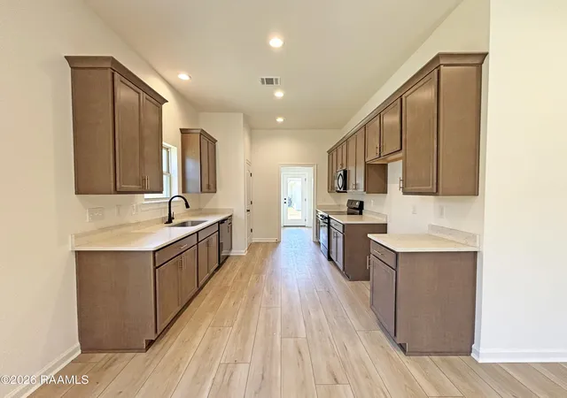 Photo 3 of Single family home for sale at 105 Wickham St, Lafayette, LA 70507 | MLS# 2600001826 | Listing updated on 2026-09-01