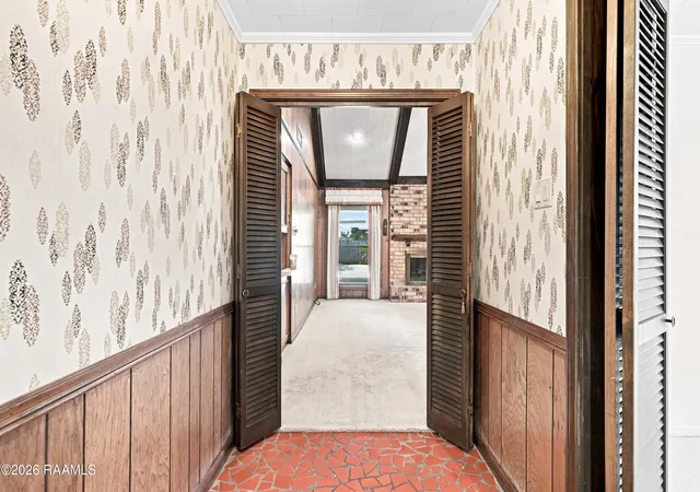 Photo 3 of Sale Pending at 221 Bellridge Dr, Lafayette, LA 70506 | MLS# 2600007794 | Listing updated on 2026-08-27