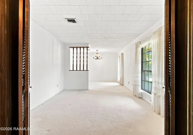 Photo 4 of Sale Pending at 221 Bellridge Dr, Lafayette, LA 70506 | MLS# 2600007794 | Listing updated on 2026-08-27