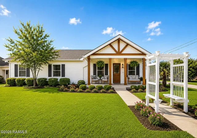Homes for sale in Abbeville, LA | 125 N Main St, Abbeville, LA 70510 | MLS# 2600003840