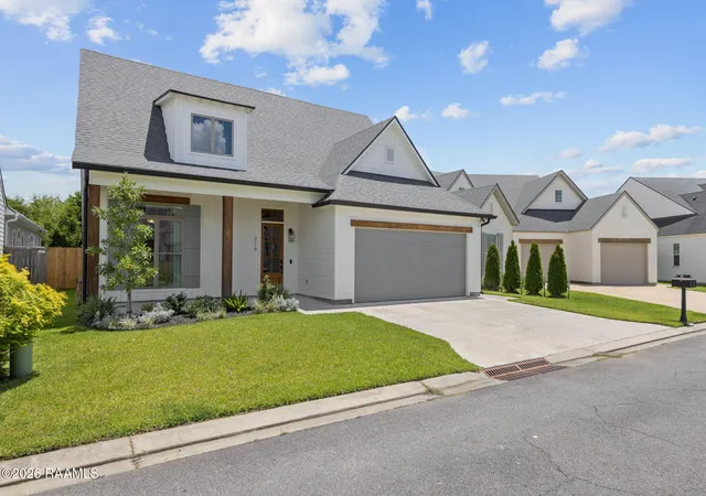 Photo 2 of Single family home for sale at 219 Harvest Crk Ln, Lafayette, LA 70508 | MLS# 2600007460 | Listing updated on 2026-09-16