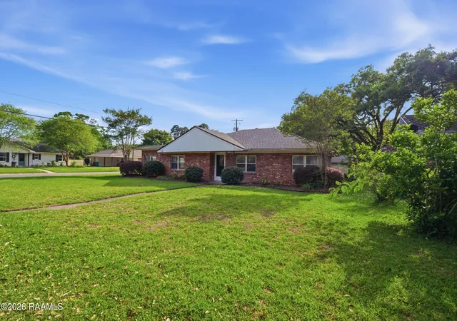 Homes for sale in Lafayette, LA | 403 W Saint Joseph St, Lafayette, LA 70506 | MLS# 2600002799