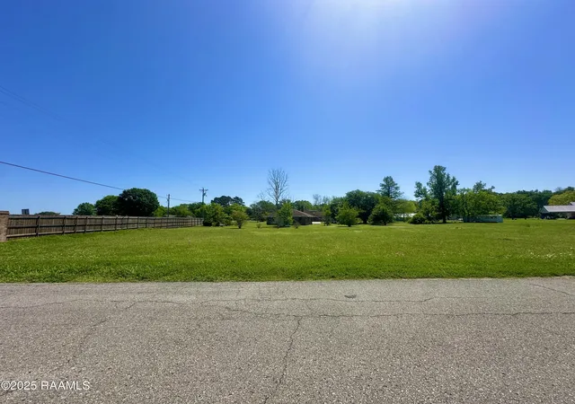 Photo 3 of Land for sale at 000 Bunker Dr, Saint Martinville, LA 70582 | MLS# 2020022879 | Listing updated on 2026-04-30